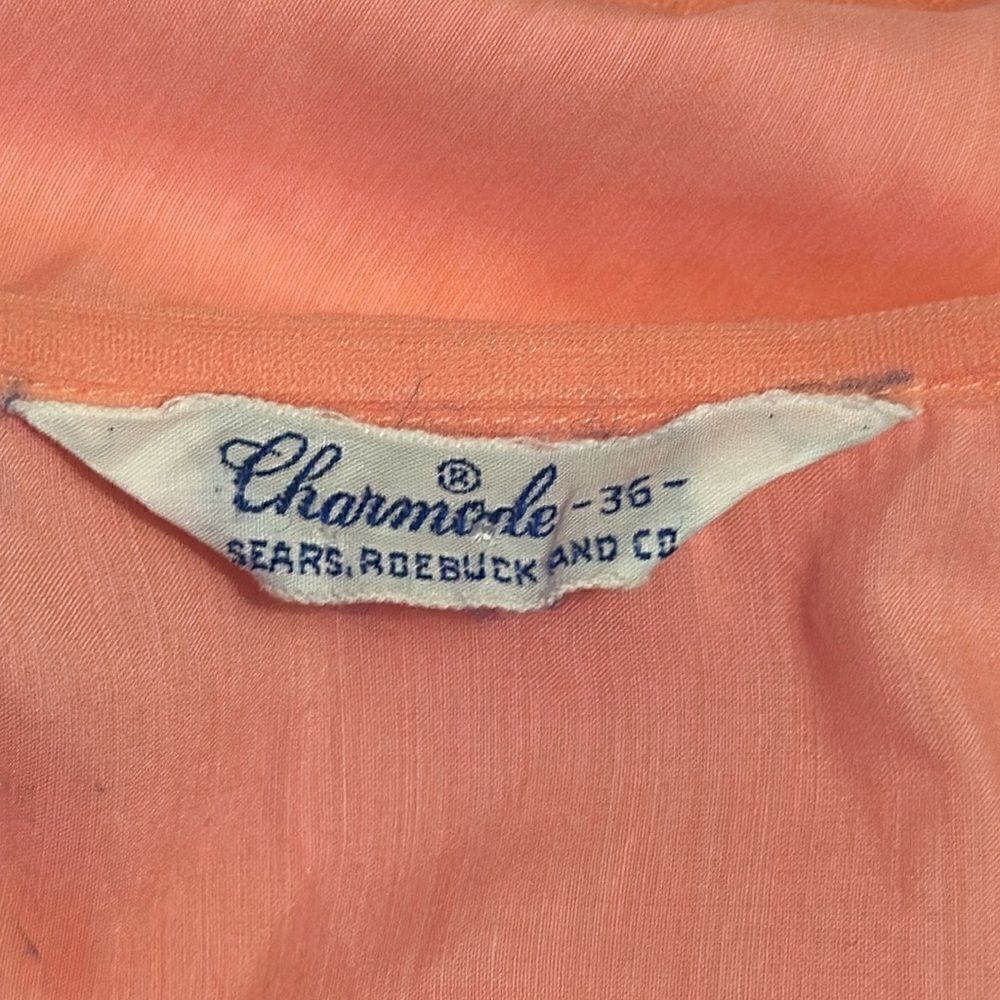 Vintage charmode women’s peach nightgown size 36 M - Picture 7 of 8